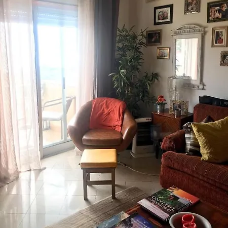 Bedroom W Stunning Ocean Views Private Wc. Top Paço de Arcos
